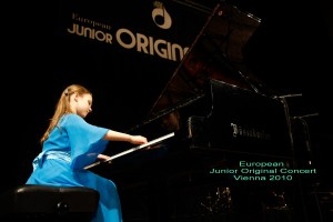 Valeria EJOC 2010 355[1]